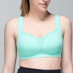 Lululemon Ta Ta Tamer II - 32 B/C Opal